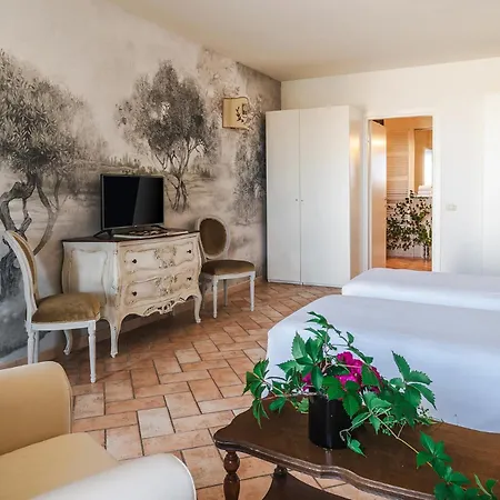 Borgo Degli Ulivi - Castello Di