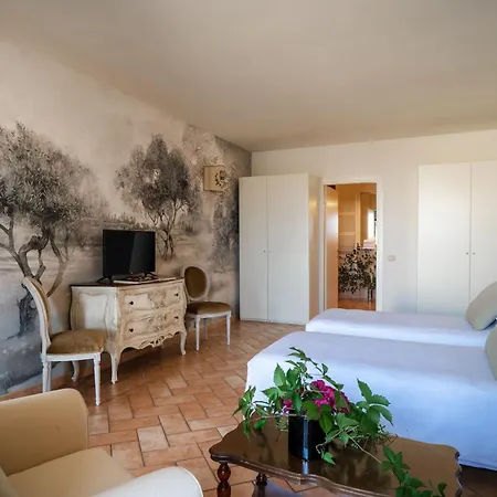 Borgo Degli Ulivi - Castello Di Hotel *