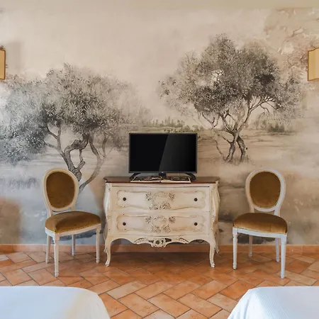 Borgo Degli Ulivi - Castello Di Hotel Montegridolfo