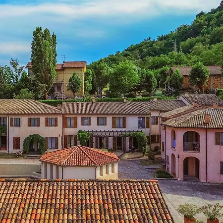 Borgo Degli Ulivi - Castello Di Hotel Montegridolfo