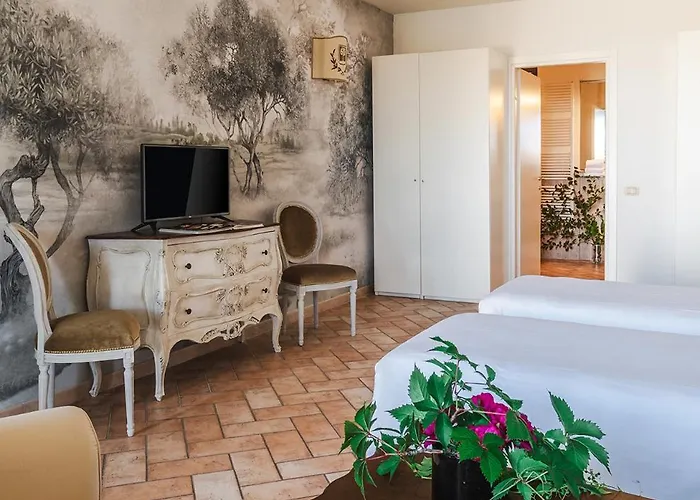 Borgo Degli Ulivi - Castello Di