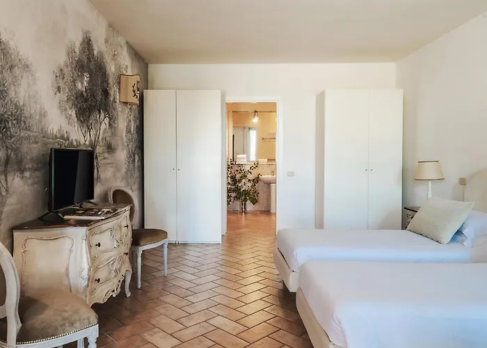 Borgo Degli Ulivi - Castello Di Hotel *