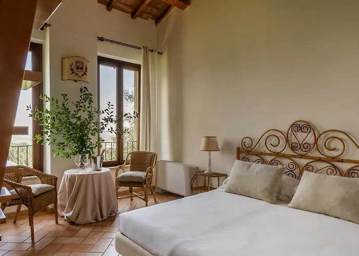 Borgo Degli Ulivi - Castello Di Hotel *