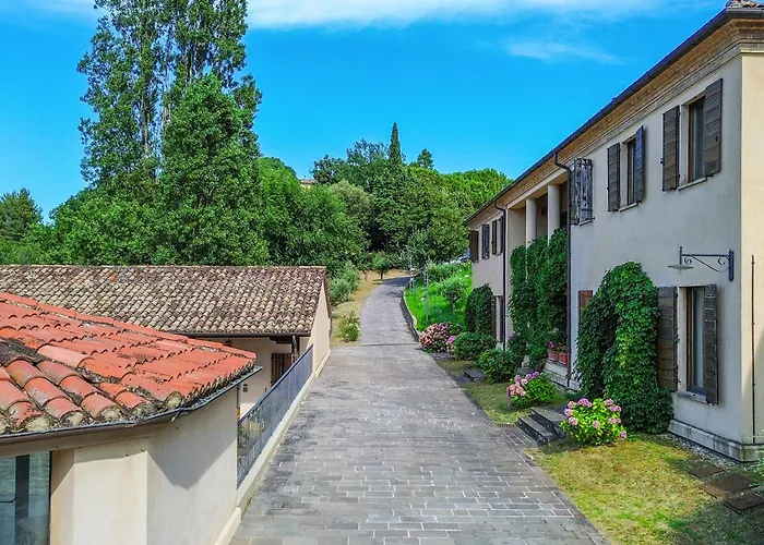 Borgo Degli Ulivi - Castello Di *