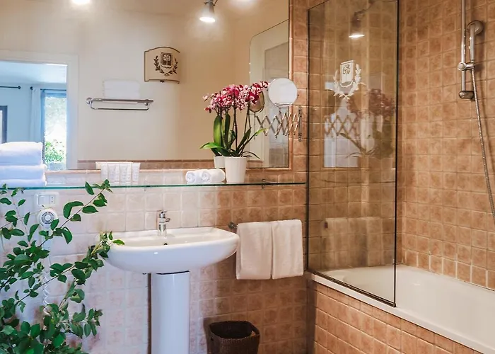 Hotel Borgo Degli Ulivi - Castello Di